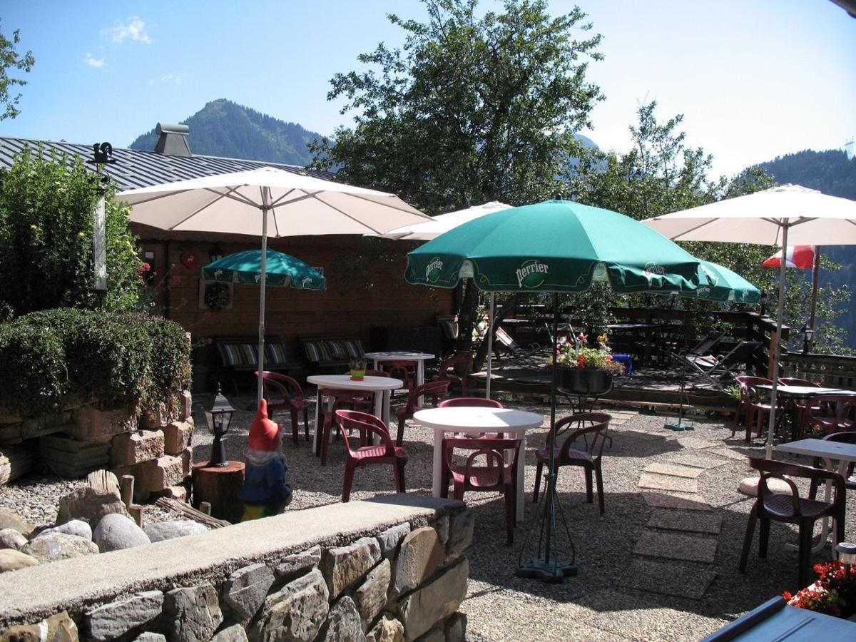 Hotel Les Triolets Chatel Exterior photo