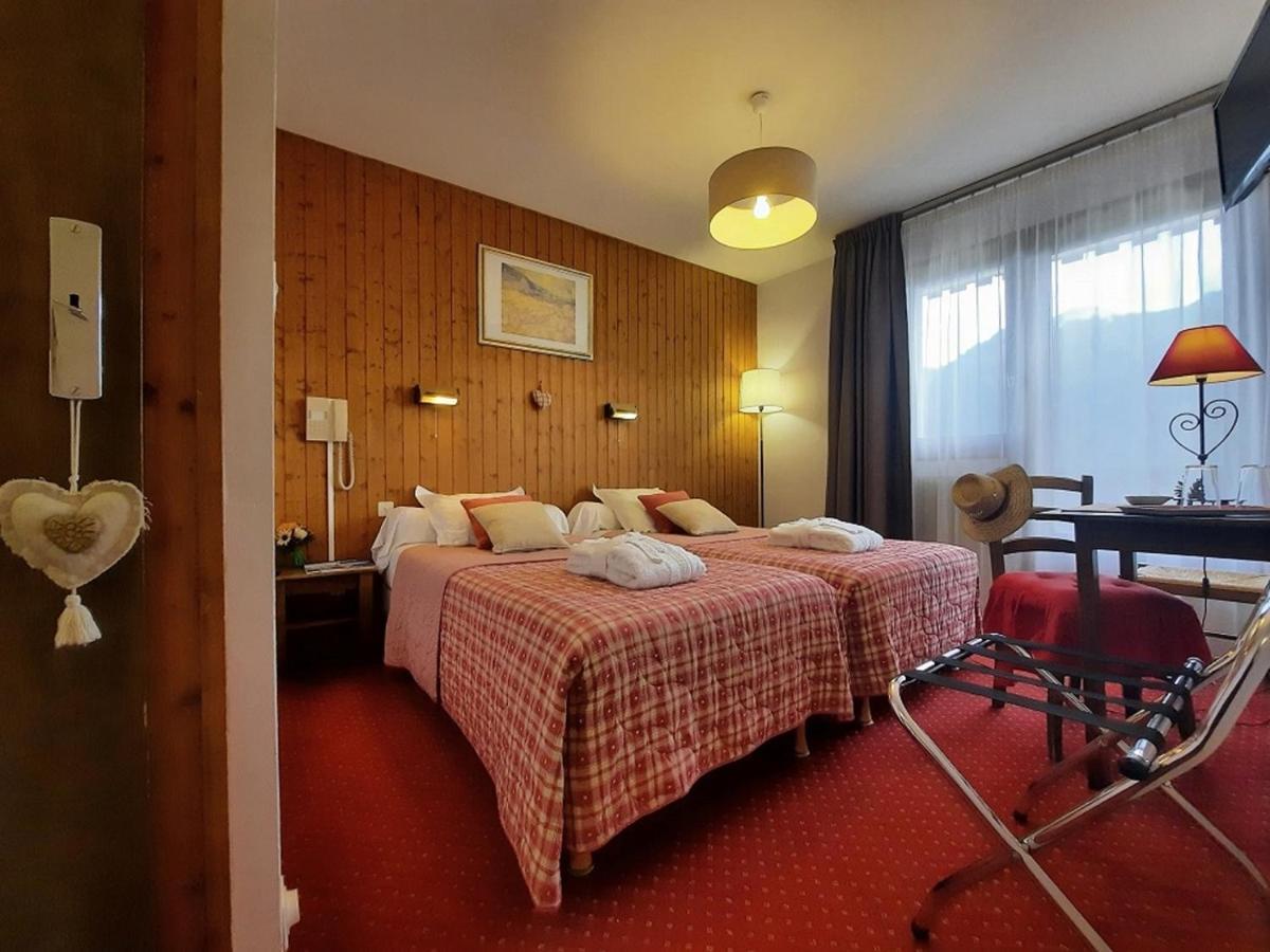 Hotel Les Triolets Chatel Exterior photo