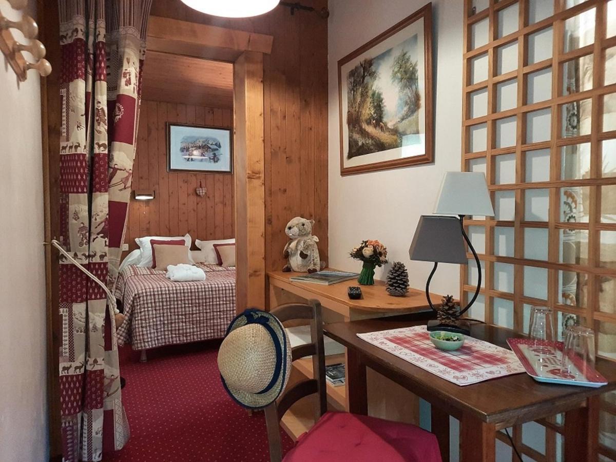 Hotel Les Triolets Chatel Exterior photo