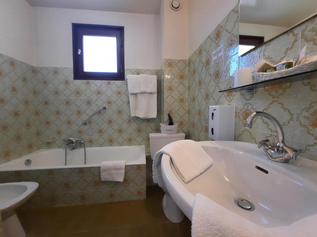 Hotel Les Triolets Chatel Room photo